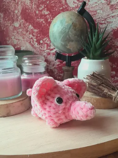 Petit éléphant rose